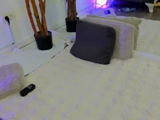 sugar_maple cam babe gives a full access to her pussy outdoor