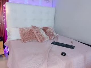 aashley_jones cam girl is helplessly bound and face fucked