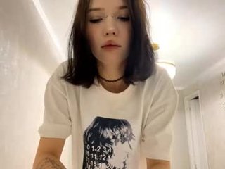 dinakonno petite asian cam girl in dirty live sex show