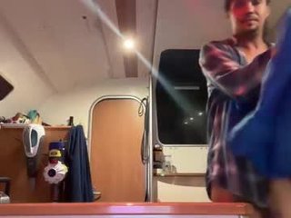 monkandmia latina cam babe brings live sex to him online