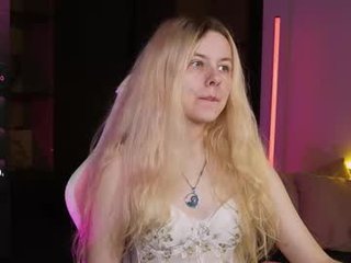 agnesscarterr cam girl with hairy pussy likes to show feet fetish online