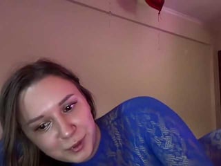 fantazyorka00 brunette cam babe presents kiss show online