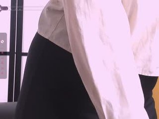 darleneherrin blonde cam girl with big boobs teaching how to have sex