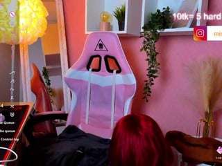 missdilara european cam babe loves masturbate her tight wet snatch on live cam