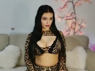 kylieelise cam girl showing big tits and big ass