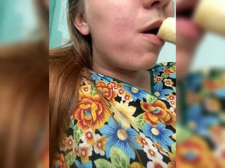 camkab russian cam girl offers her pussy for strong massage online