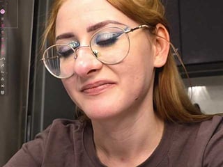 evadevisa depraved brunette cam girl presents her pussy sodomized