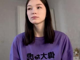 elliengelkes sex cam with a horny cute cam girl that's also incredibly naughty