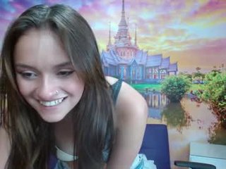 alyy_cute cute cam girl makes cumshow and gets her pussy drilled