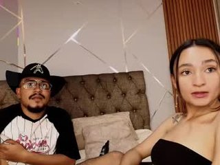 noa_n_luxy latina cam babe inserts four fingers deep in cunt on camera