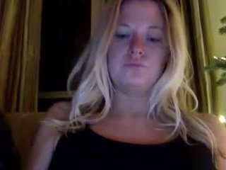 fallon00 depraved blonde cam girl presents her pussy drilled