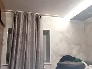 vaniaafzal cam babe presents private live sex chat with ohmibod in all holes