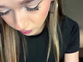 urcutiebunny naked russian cam girl decided to please you with something spicy online