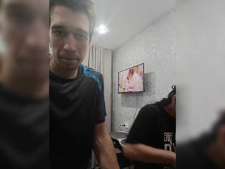 elmatorika brunette cam babe loves getting her cunt banged online