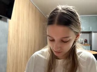 aundreaschindewolf nude cam bitch enjoys hard live sex on camera