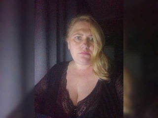 kristina543210 depraved blonde cam girl presents her pussy drilled