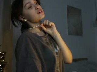 evi_woow sex cam with a horny cute cam girl that's also incredibly naughty
