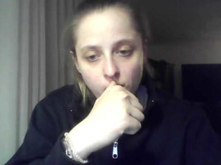 leasweet cute blonde cam girl gets her pussy banged very hard