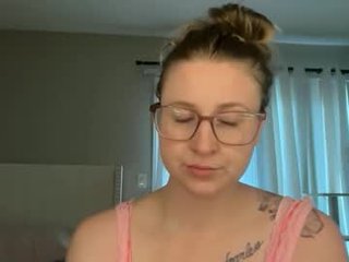 softslutxo cam girl gets her ass hard fucked by her partner