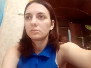 kacilangowski cute cam girl makes cumshow and gets her pussy drilled