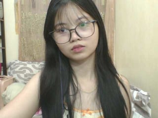 kylie17 depraved brunette cam girl presents her pussy sodomized