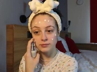 agni_xeny horny cam babe with sexy little ass gets spread by dildo