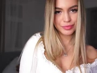 eleanorka sex cam with a horny cute cam girl that's also incredibly naughty