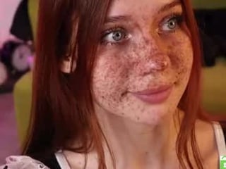 _kim5plus horny cam babe with sexy little ass gets spread by dildo