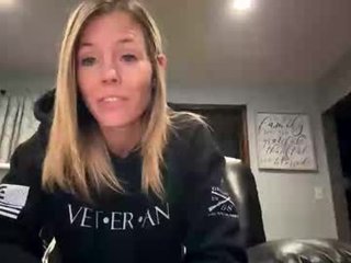 armyvet1991 depraved blonde cam girl presents her pussy drilled