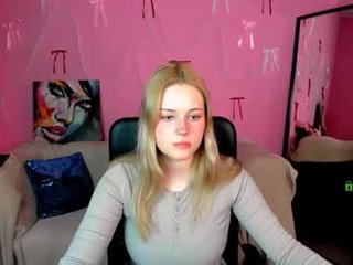 alira_glow cam babe wants show beauty kiss live sex