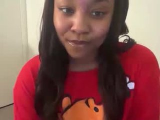 yourmommysilk ebony cam girl with big tits