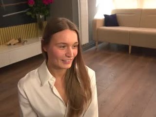 lisa_schiele cam girl will surprise you with her huge gaping asshole