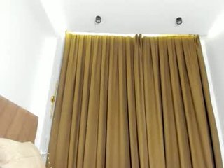 muse_mi asian cam girl shows perfect ass