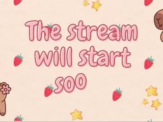 emilyincb1 cam babe pussy is well fucked & happy by the time the machines are done