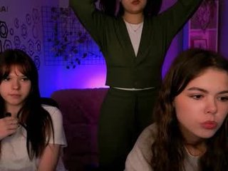 erica_murray brunette cam babe loves getting her cunt banged online