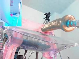 raven_blackk cam girl gets the fucking of her life with our machines