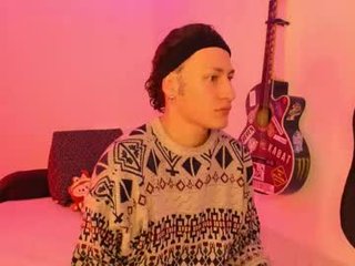 aria_x_orien webcam girl with big tits enjoys hot and sensual live sex