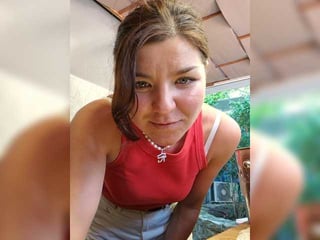 alise-shine depraved brunette cam girl presents her pussy sodomized