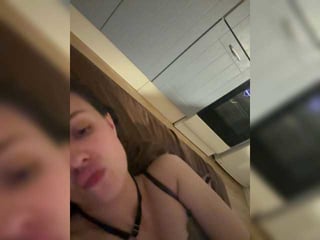 lubim88 brunette cam babe loves getting her cunt banged online