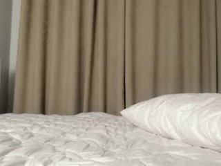 scamelia asian cam girl shows perfect ass