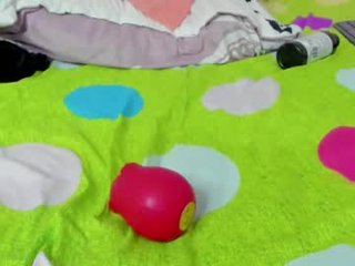 alana_111 latina cam girl likes to sit naked on camera
