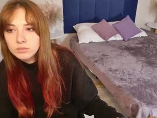 elis_bb nude cam bitch enjoys hard live sex on camera