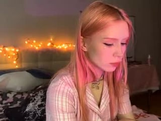 sexy_cute18 sex cam with a horny cute cam girl that's also incredibly naughty