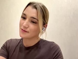 laruebaral asian cam girl showing big tits