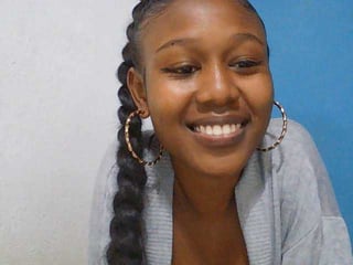 zinah1 hot ebony cam babe filmed this video for me