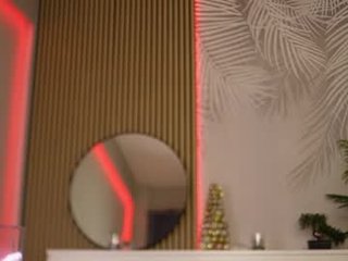 kimmblaze horny cam girl loves takes a cock deep in her pussy