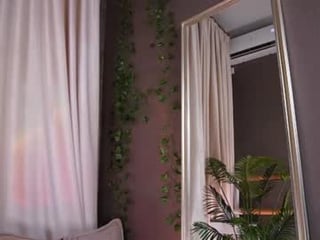 naomi_hotterr after hot anal live sex cam babe massage their wide ass hole