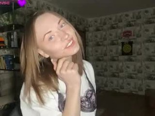 ashliitaliano sexy cam girl turns into a fuck doll