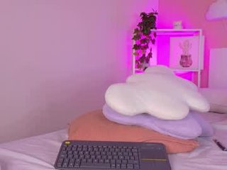 anavicc__ nasty cam babe welcomes huge dick to her oiled hole