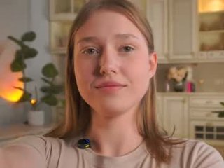 revamcallister sex cam with a horny cute cam girl that's also incredibly naughty
